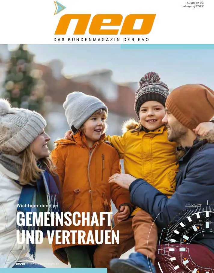 Das Cover der dritten neo-Ausgabe 2022. Auf dem Bild ist eine Familie zu sehen, die alle in Wintermode gekleidet sind.